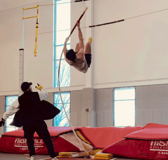 Dana Mussulman Breaks Pole Vault Record